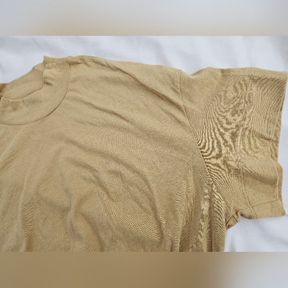 Alo Women's Cropped Top Shirt - Picture 9 of 9